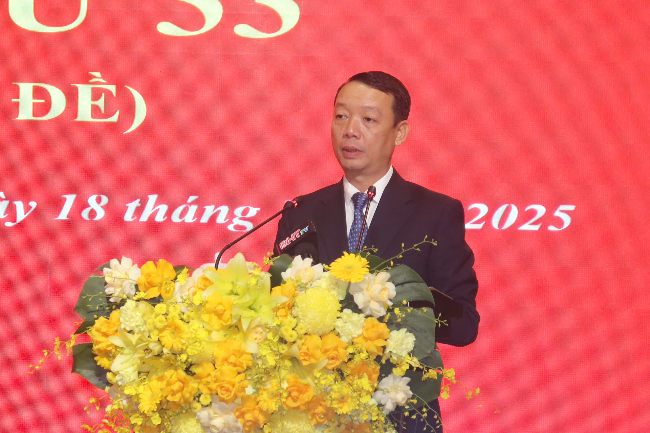 Quyết định về việc khen thưởng thành tích thực hiện nhiệm vụ năm 2025