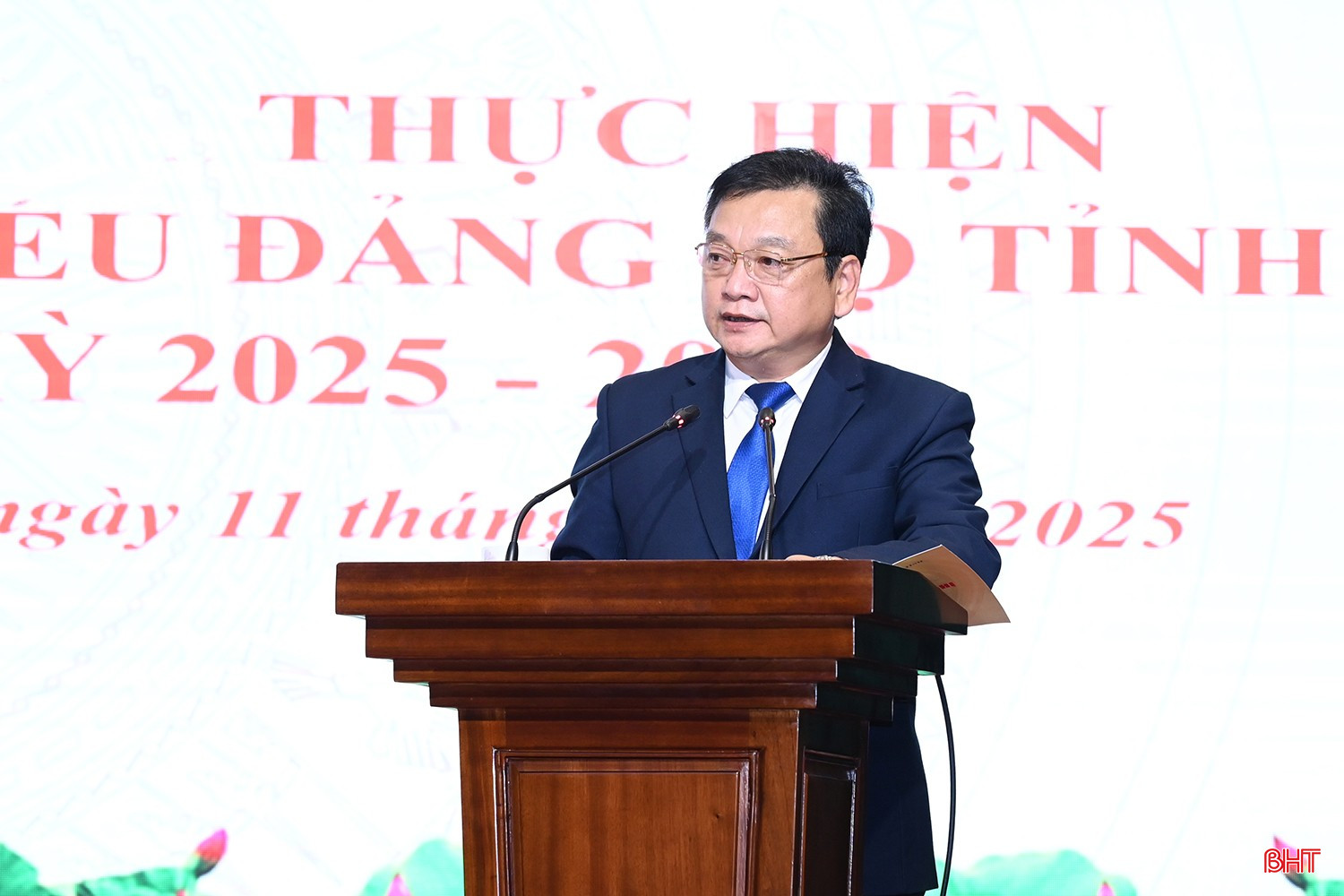 Description: Phó Chủ tịch UBND tỉnh Hồ Huy Thành quán triệt chuyên đề "Tăng cường củng cố quốc phòng, giữ vững an ninh chính trị, trật tự an toàn xã hội, nâng cao hiệu quả công tác đối ngoại".