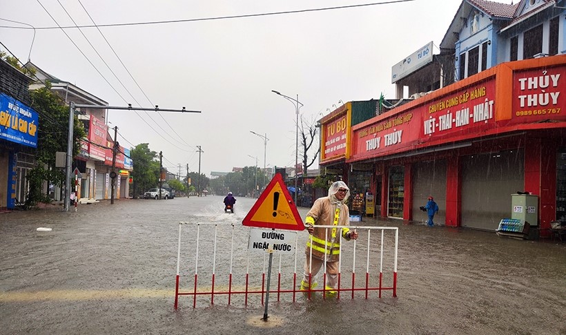 Chủ tịch UBND tỉnh ban hành công điện về việc tập trung ứng phó với diễn biến của mưa, lũ trên địa bàn tỉnh Hà Tĩnh