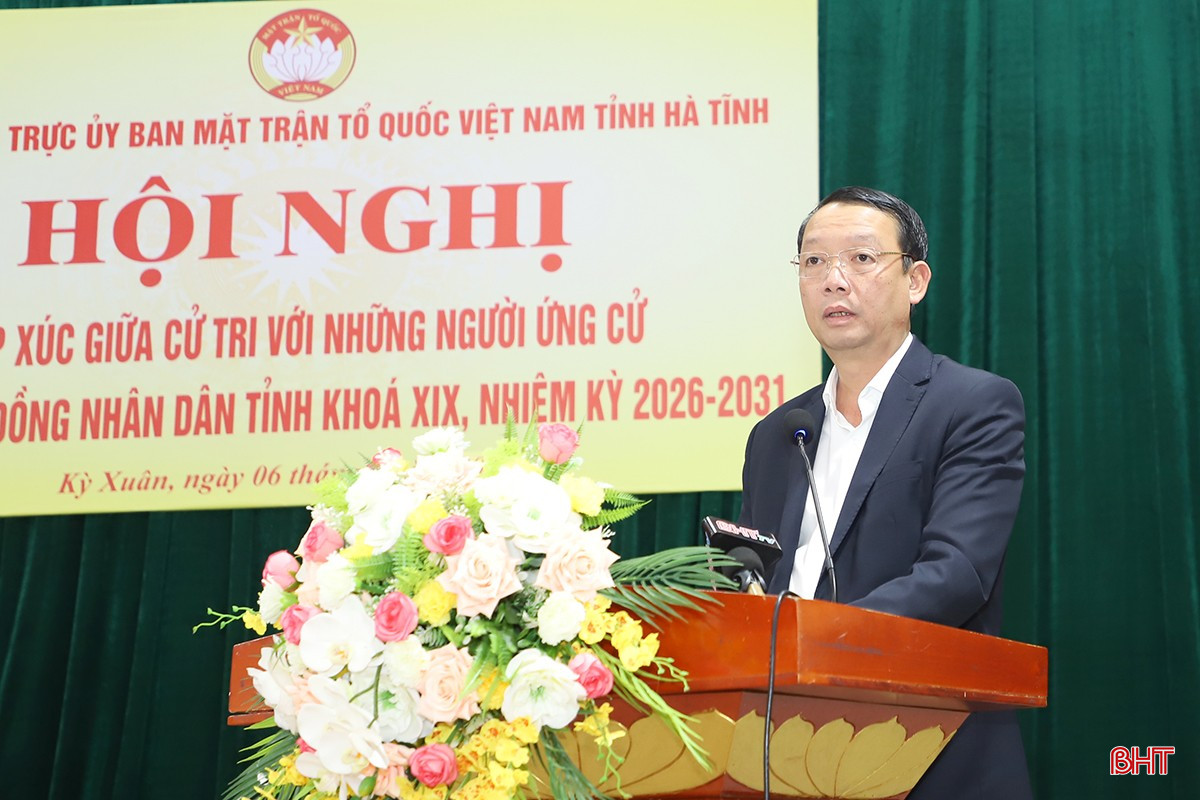 Chủ tịch UBND tỉnh và 7 ứng cử viên đại biểu HĐND tỉnh tiếp xúc cử tri